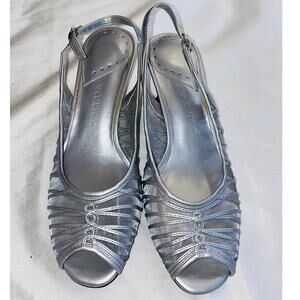 I Love Comfort Silver Heels‎ - Women's Size 8 1/2 M - Beautiful & Comfortable